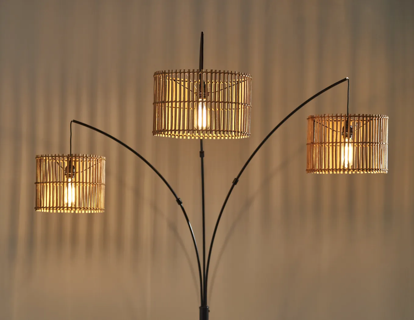 Isla Way Bronze Arc Floor Lamp - Thumbnail - Image 5