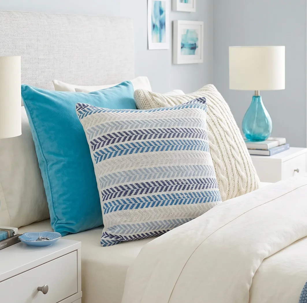 Istarie Blue Throw Pillow - Thumbnail - Image 8