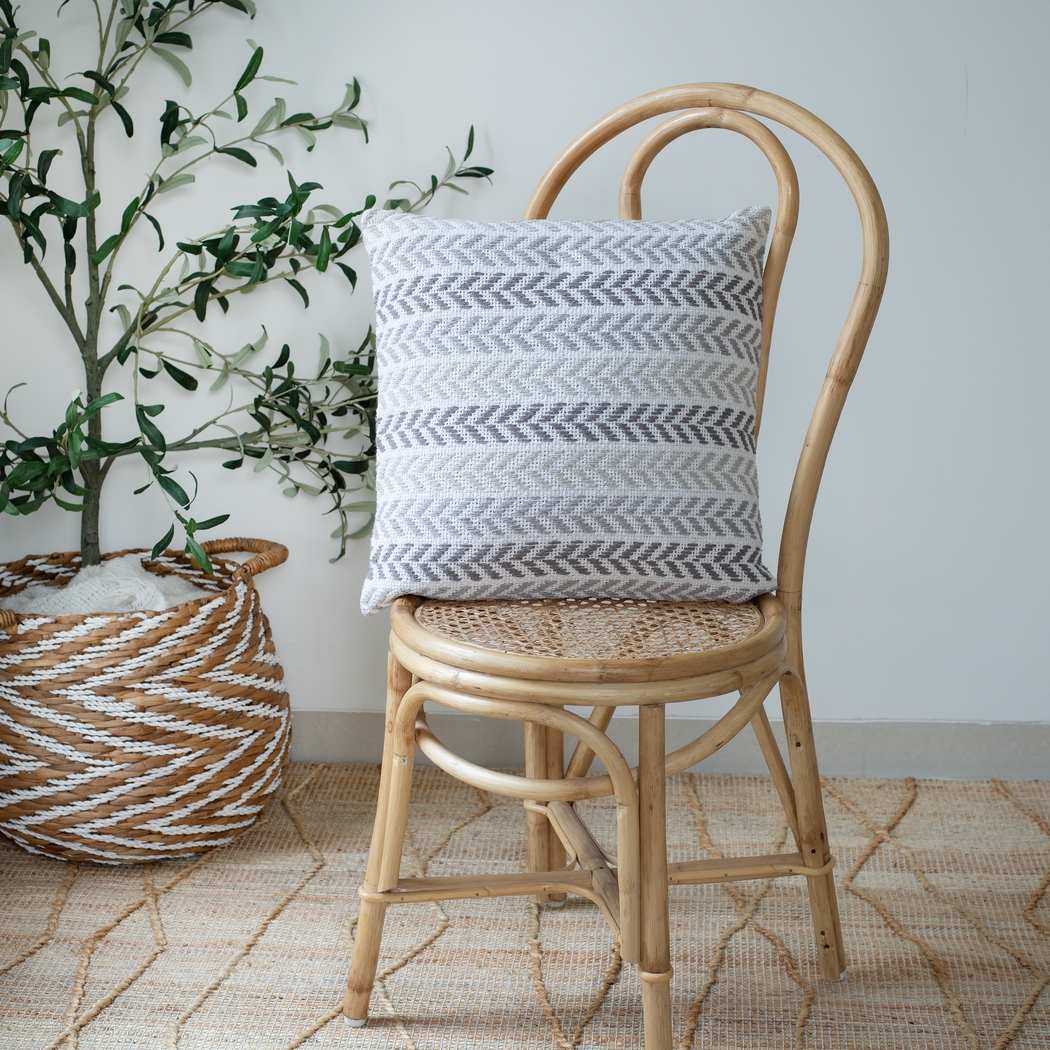 Istarie Gray Throw Pillow - Thumbnail - Image 9