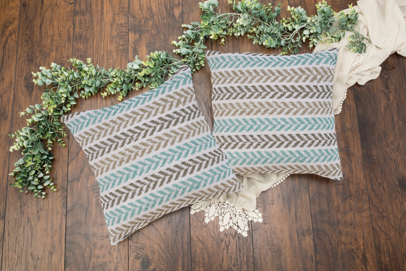 Istarie Turquoise Accent Pillow Set of 2 - Thumbnail - Image 2