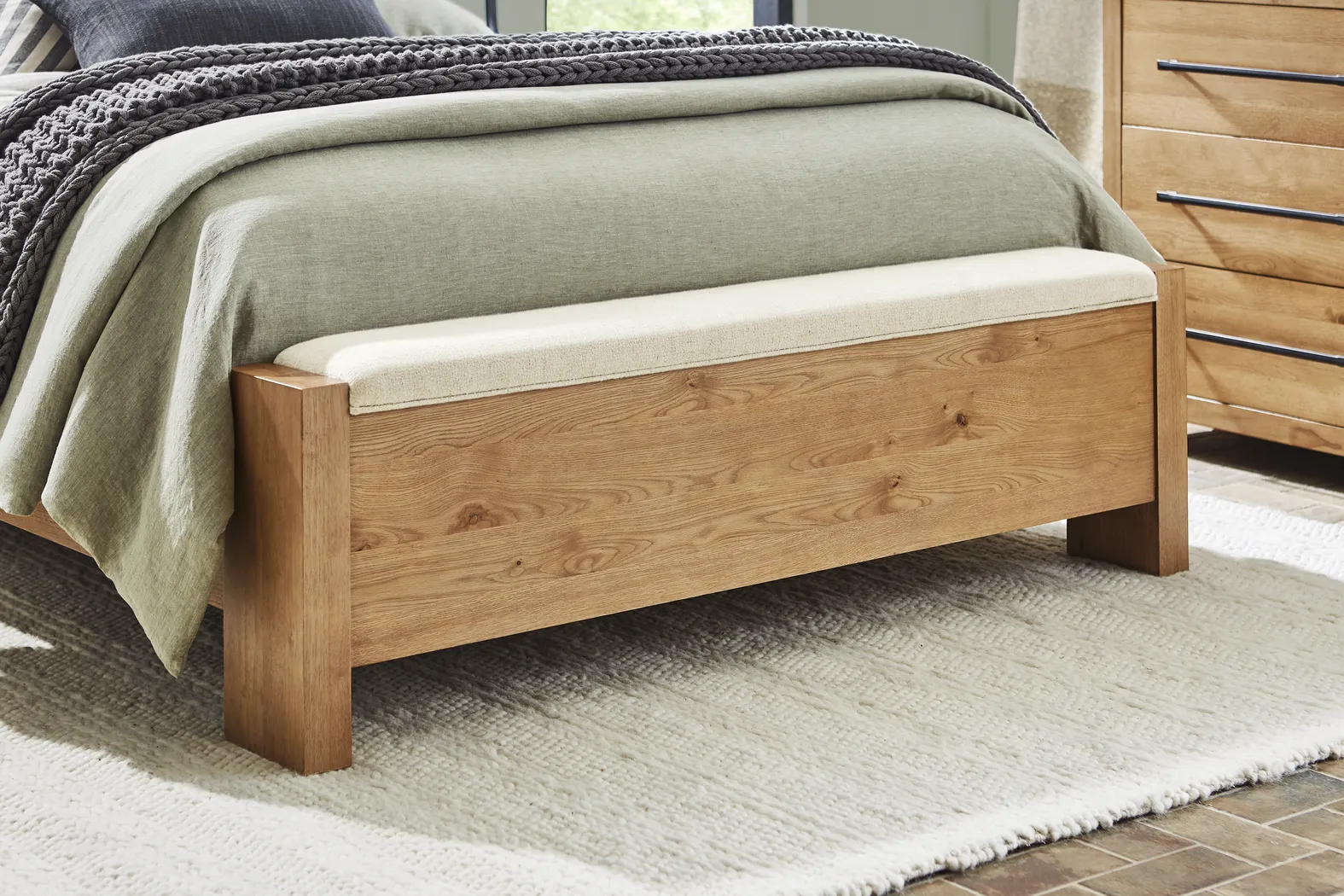 Ithaca Natural 5 Pc Queen Panel Bedroom with Bench - Image 5
