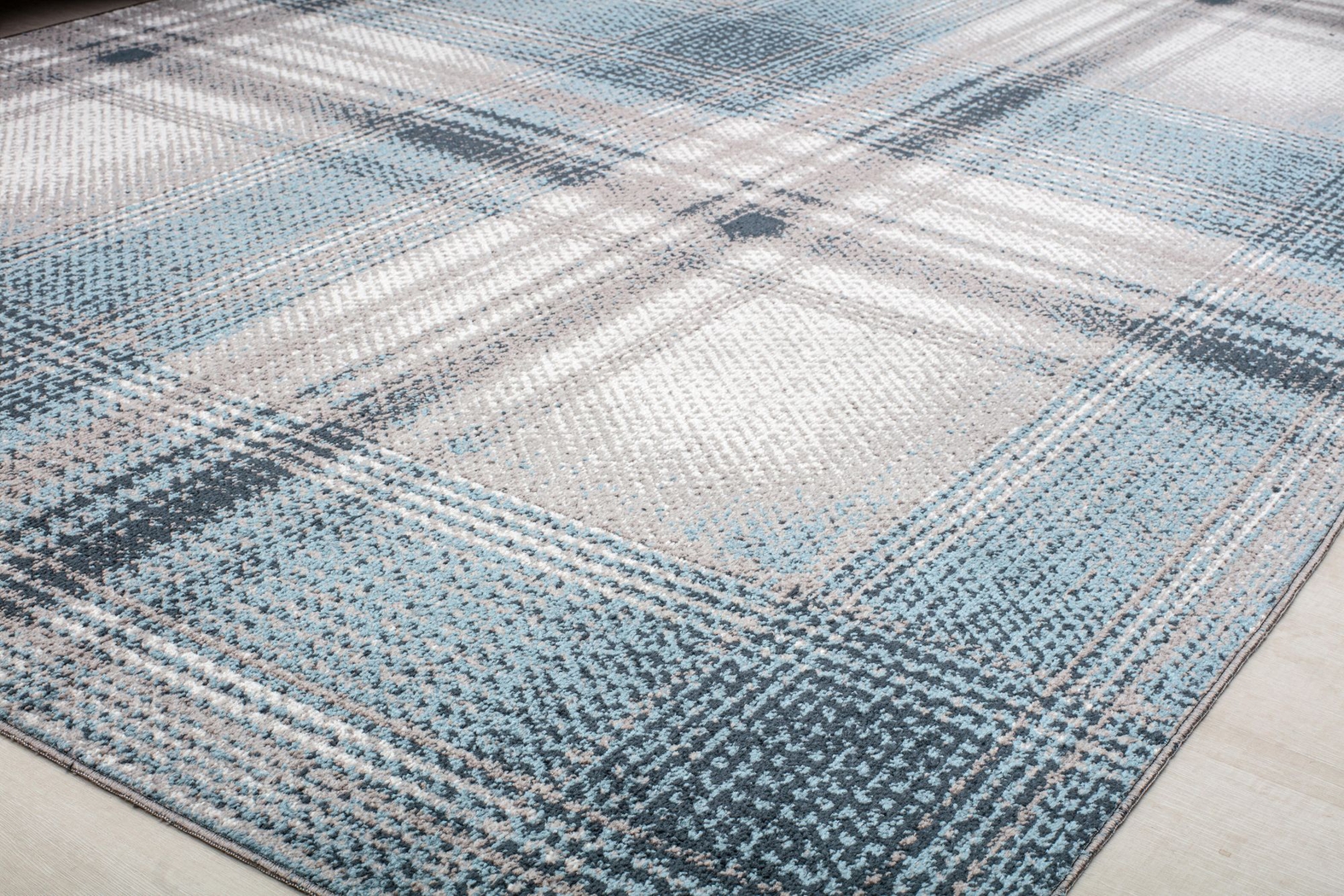 Namdera Blue 5'3 x 7' Rug - Thumbnail - Image 5