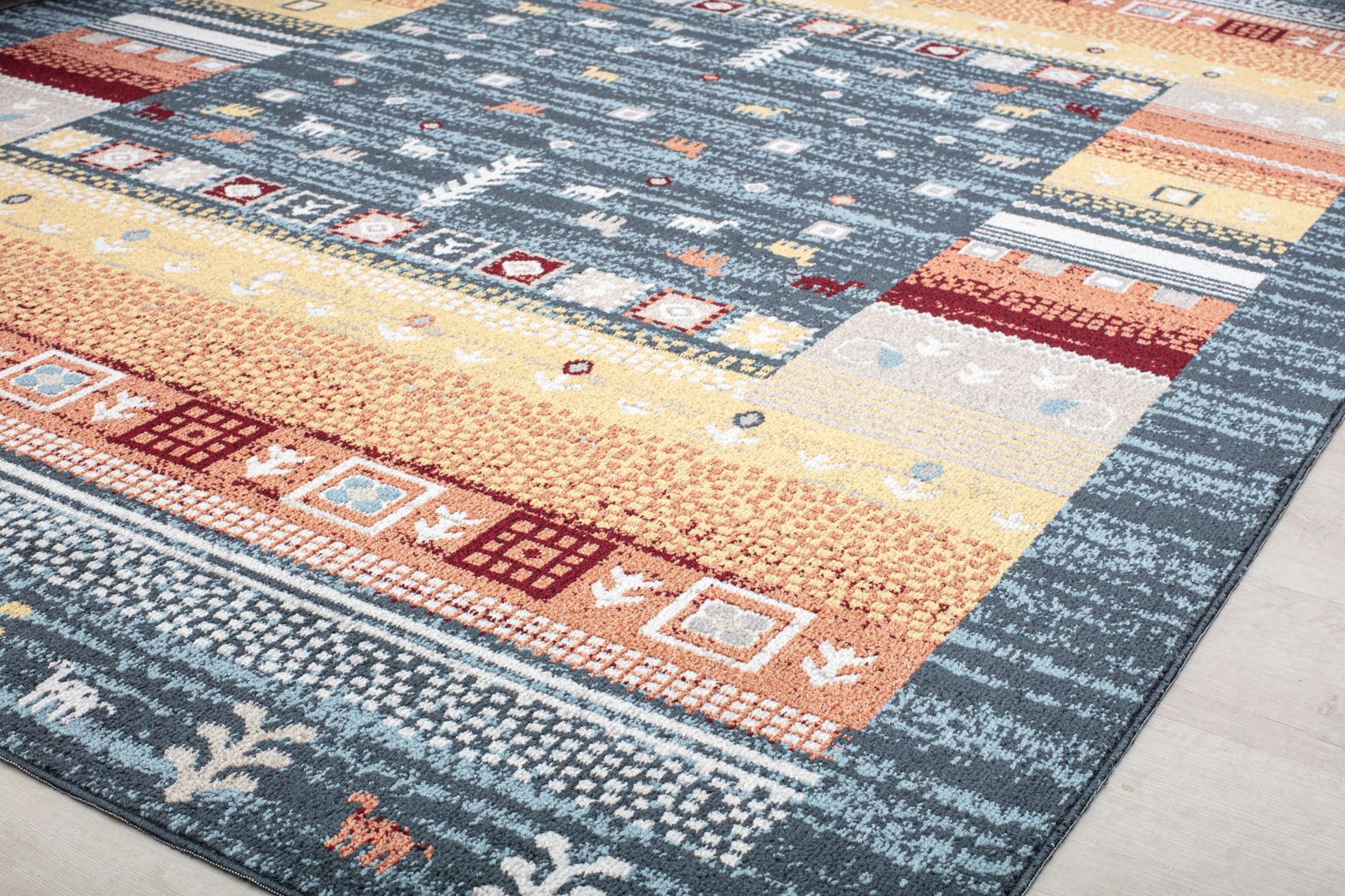 Kangunso Blue 5'3 x 7' Rug - Thumbnail - Image 5