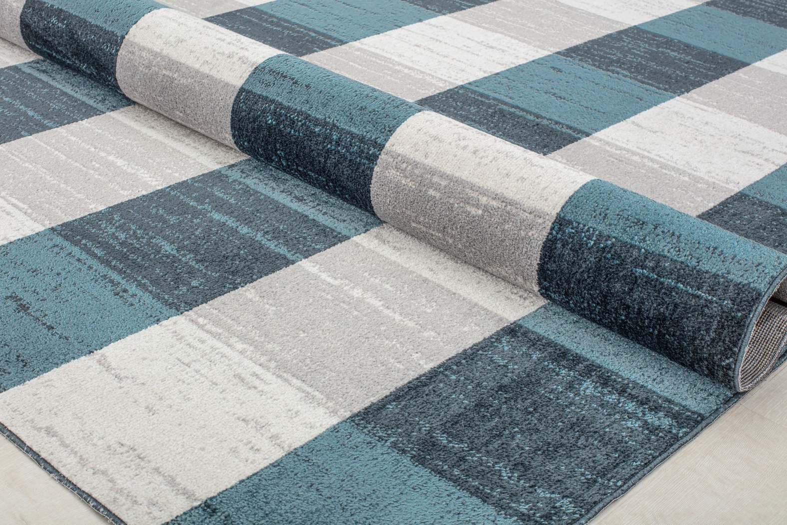 Didama Blue 5'3 x 7' Rug - Thumbnail - Image 4