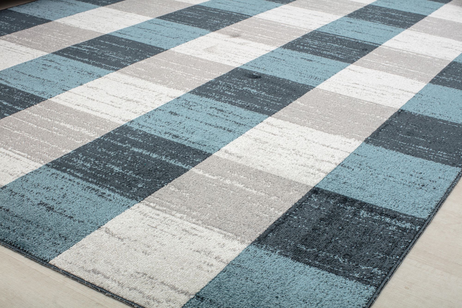 Didama Blue 5'3 x 7' Rug - Thumbnail - Image 5