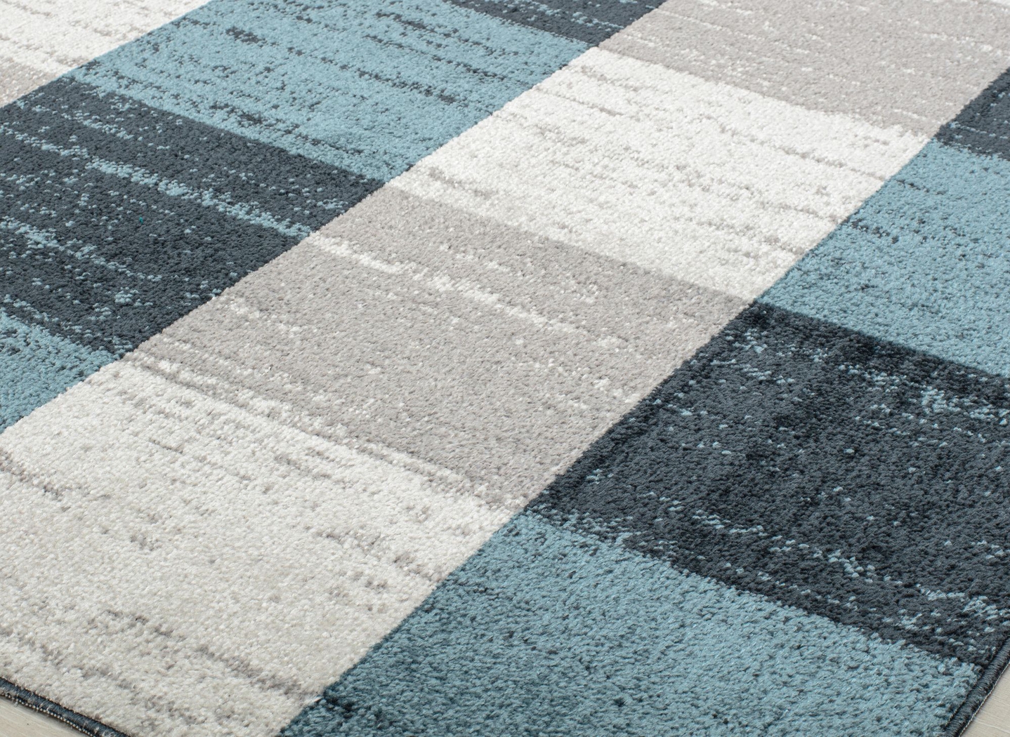 Didama Blue 5'3 x 7' Rug - Thumbnail - Image 6