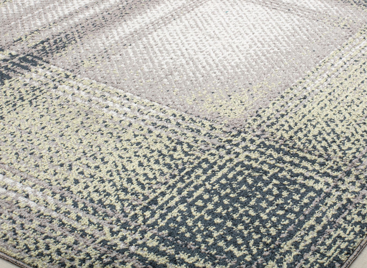 Namdera Gray 5'3 x 7' Rug - Thumbnail - Image 6