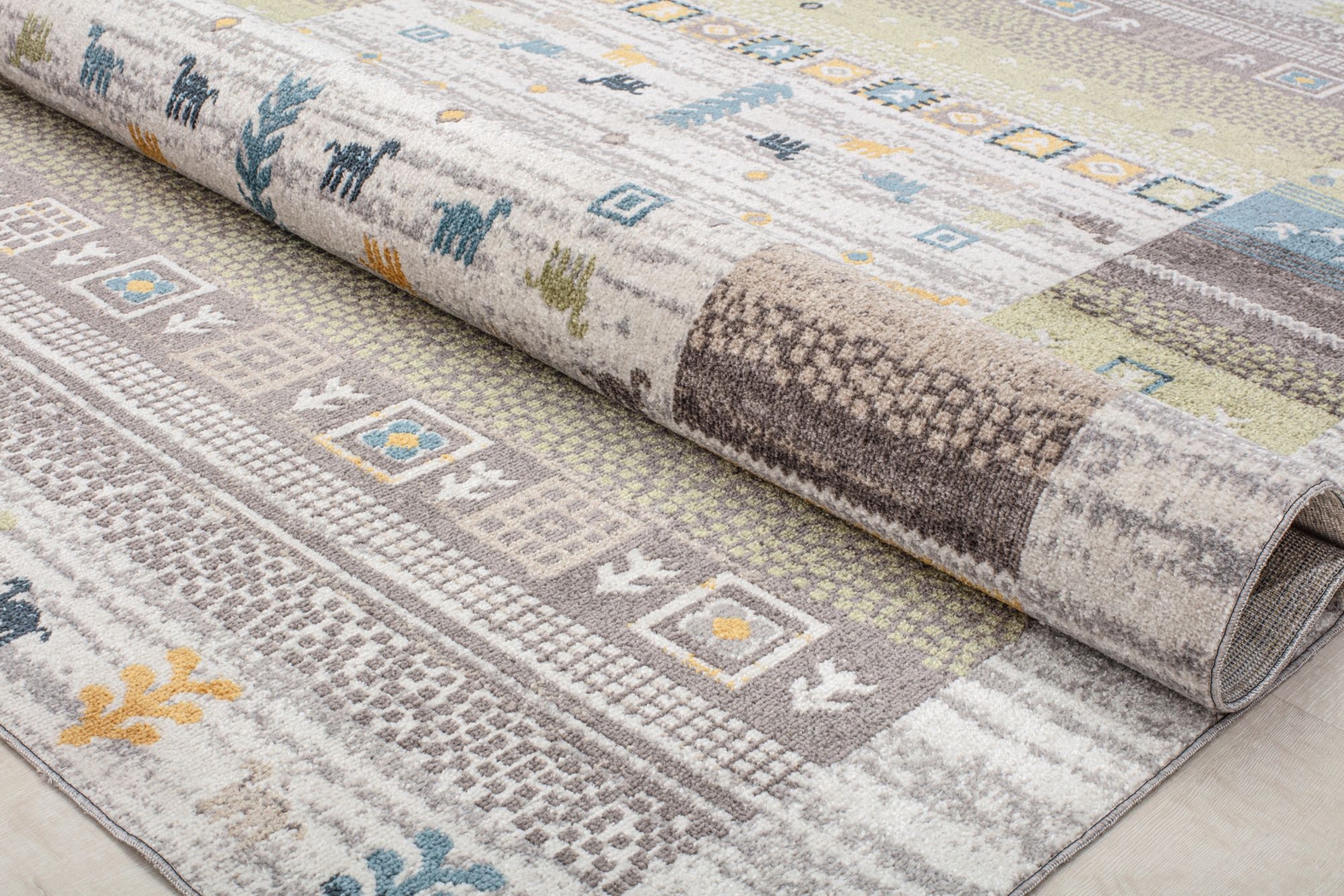 Kangunso Gray 5'3 x 7' Rug - Thumbnail - Image 4