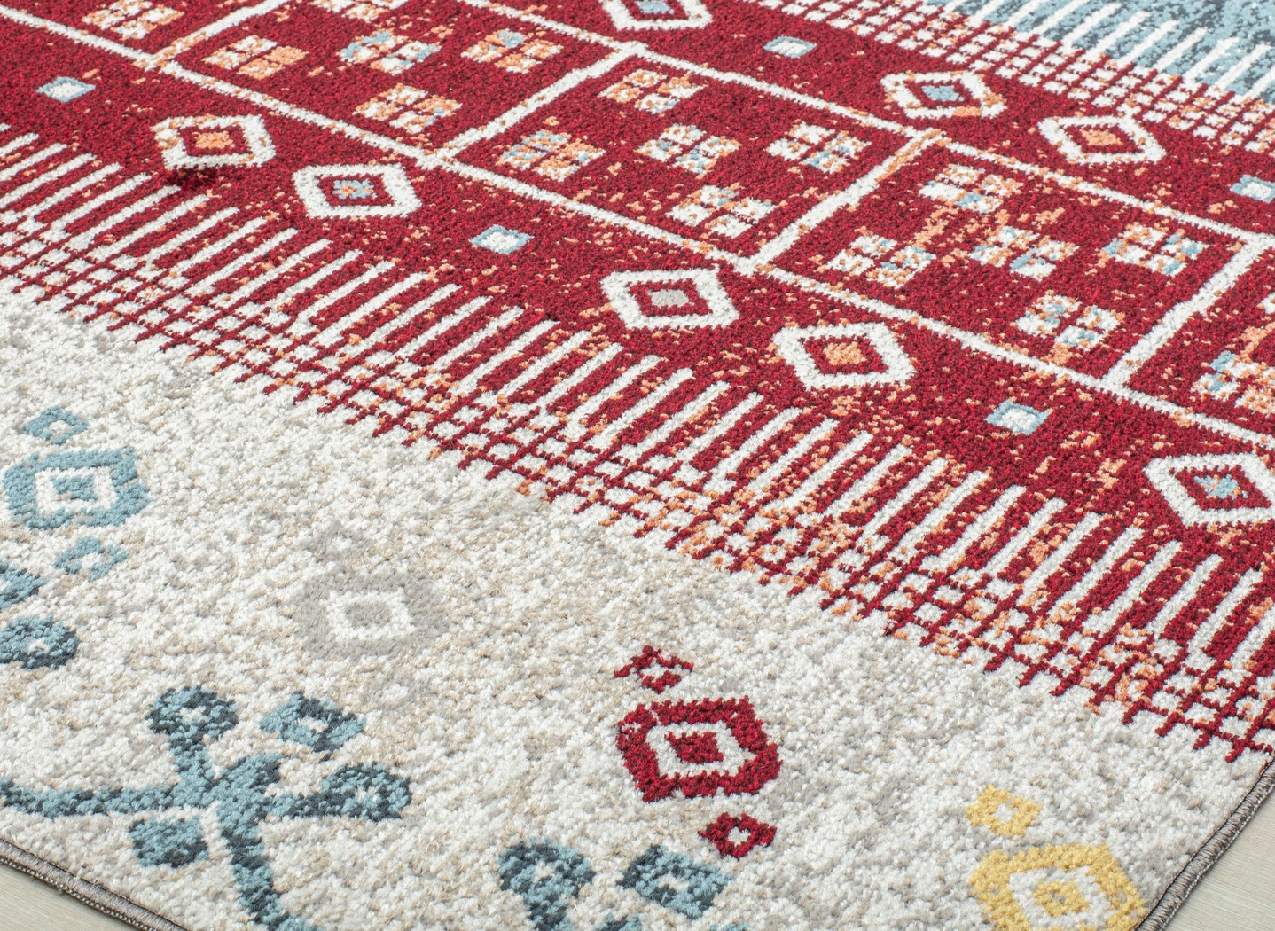 Bundado Red 5'3 x 7' Rug - Thumbnail - Image 6