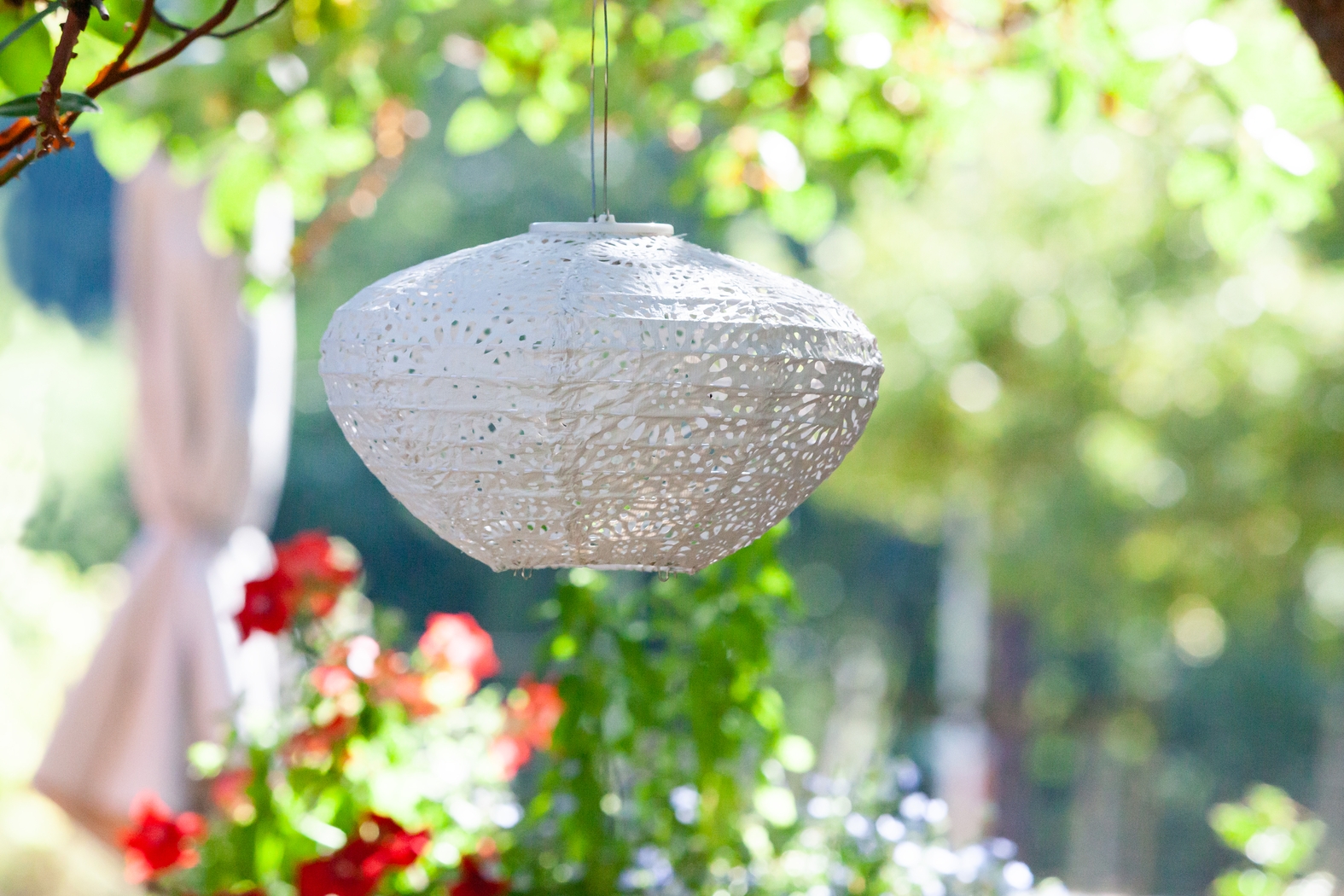 Jayla Reef Outdoor White Solar Lantern - Thumbnail - Image 3