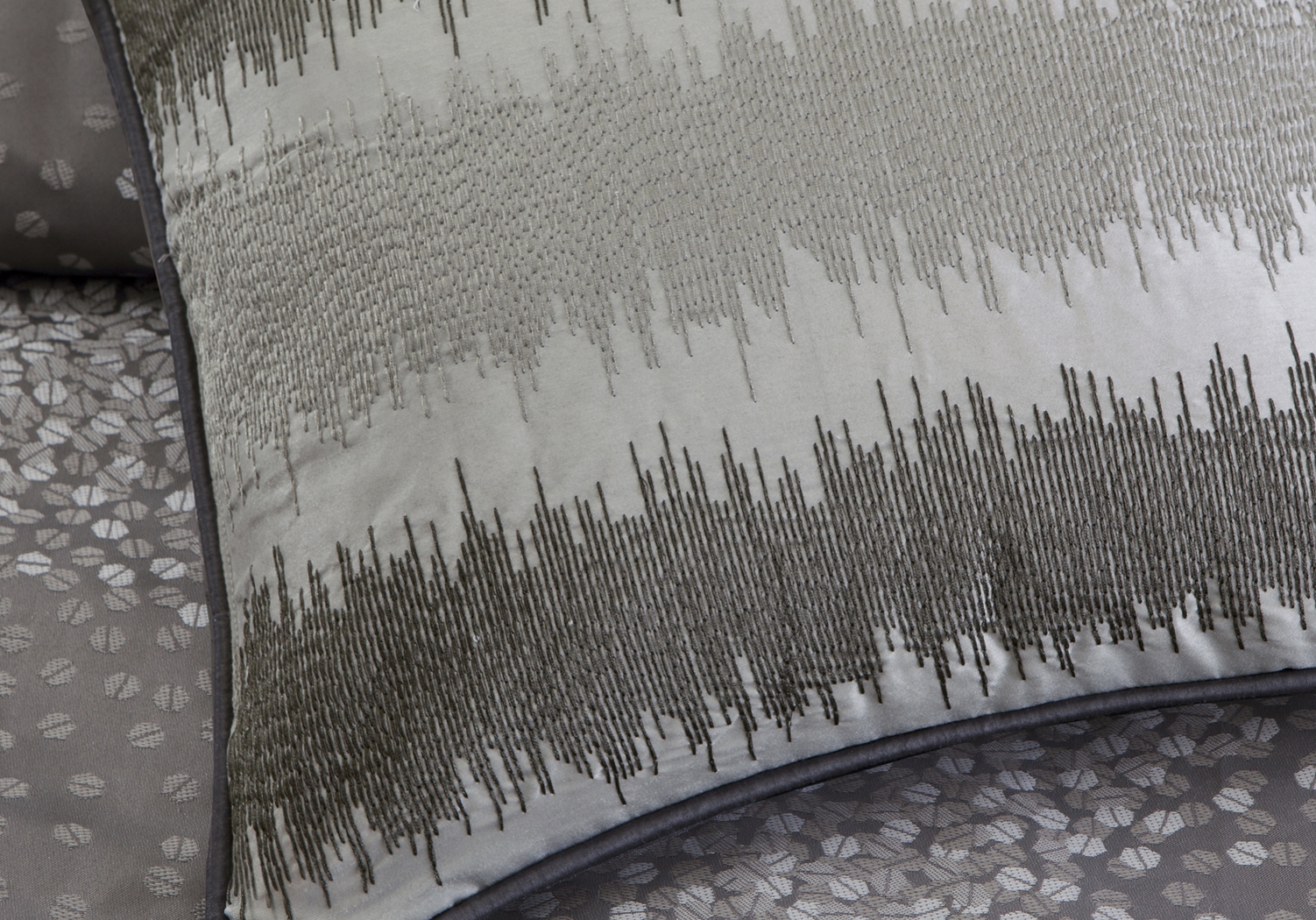 Jaylin Gray 7 Pc King Comforter Set - Thumbnail - Image 4