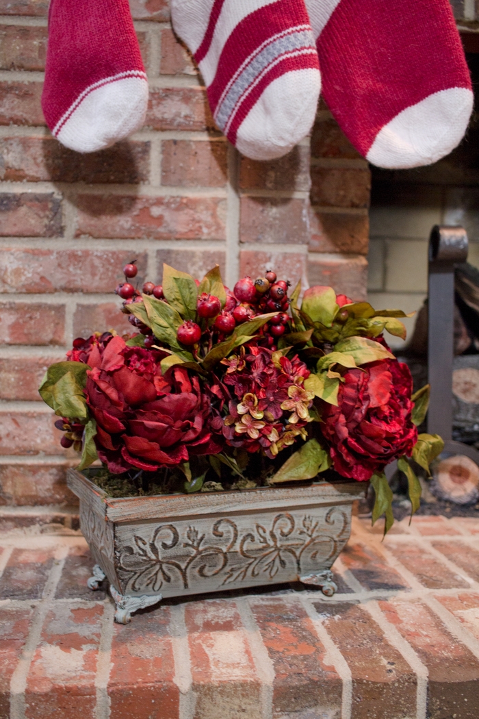 Jellisa Red Hydrangea and Peony Silk Floral - Thumbnail - Image 5