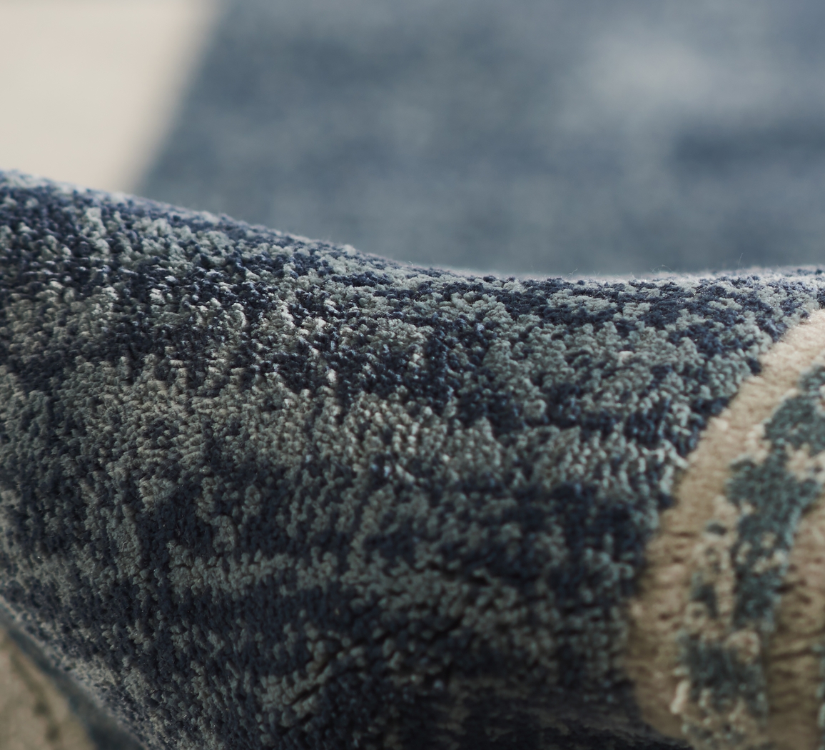 Jenzen Blue 3'10 x 5'7 Rug - Thumbnail - Image 3