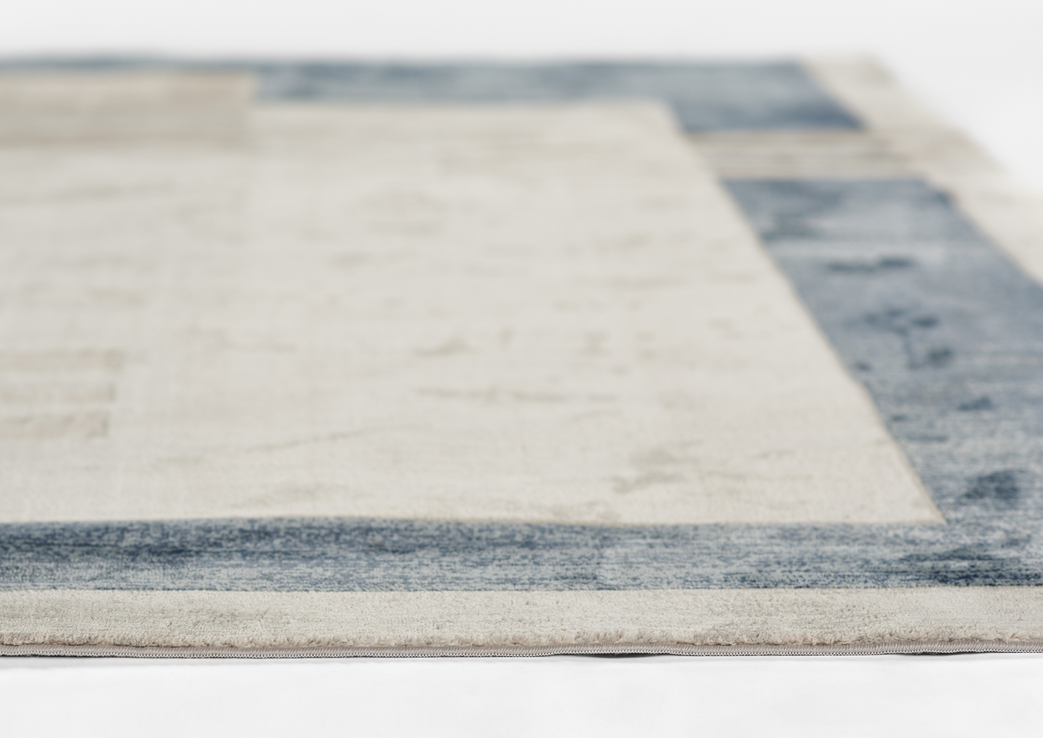 Jenzen Blue 3'10 x 5'7 Rug - Thumbnail - Image 4