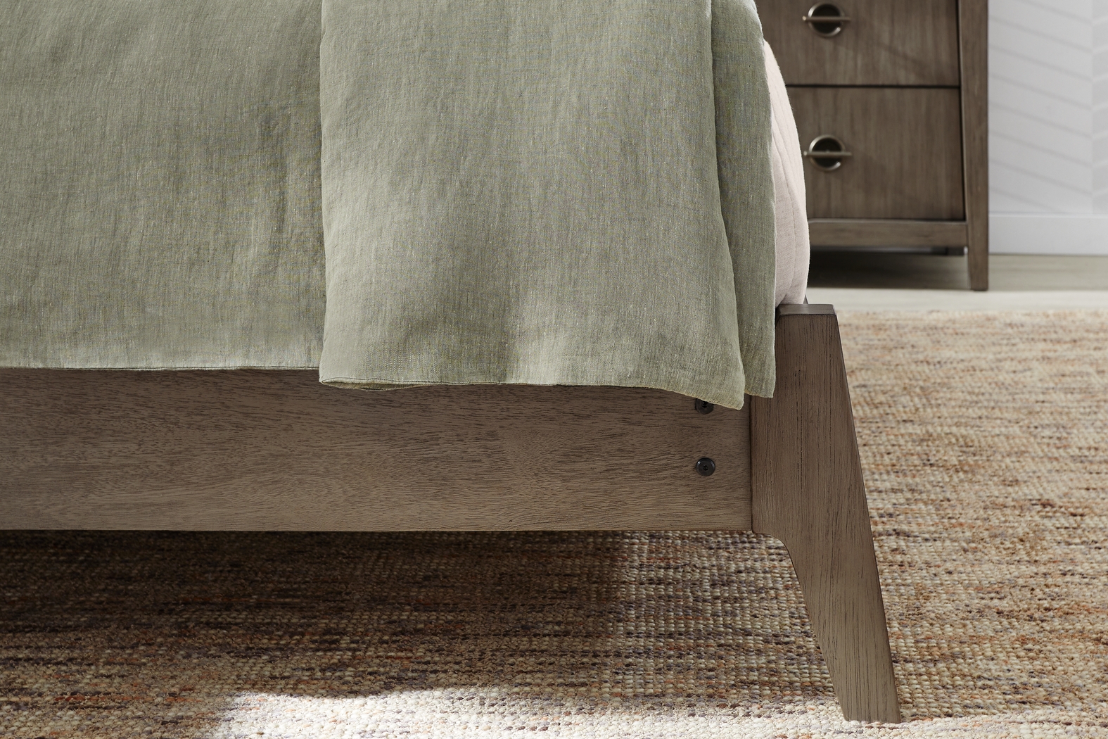 Jetty Beach Gray 7 Pc Queen Upholstered Bedroom - Thumbnail - Image 4