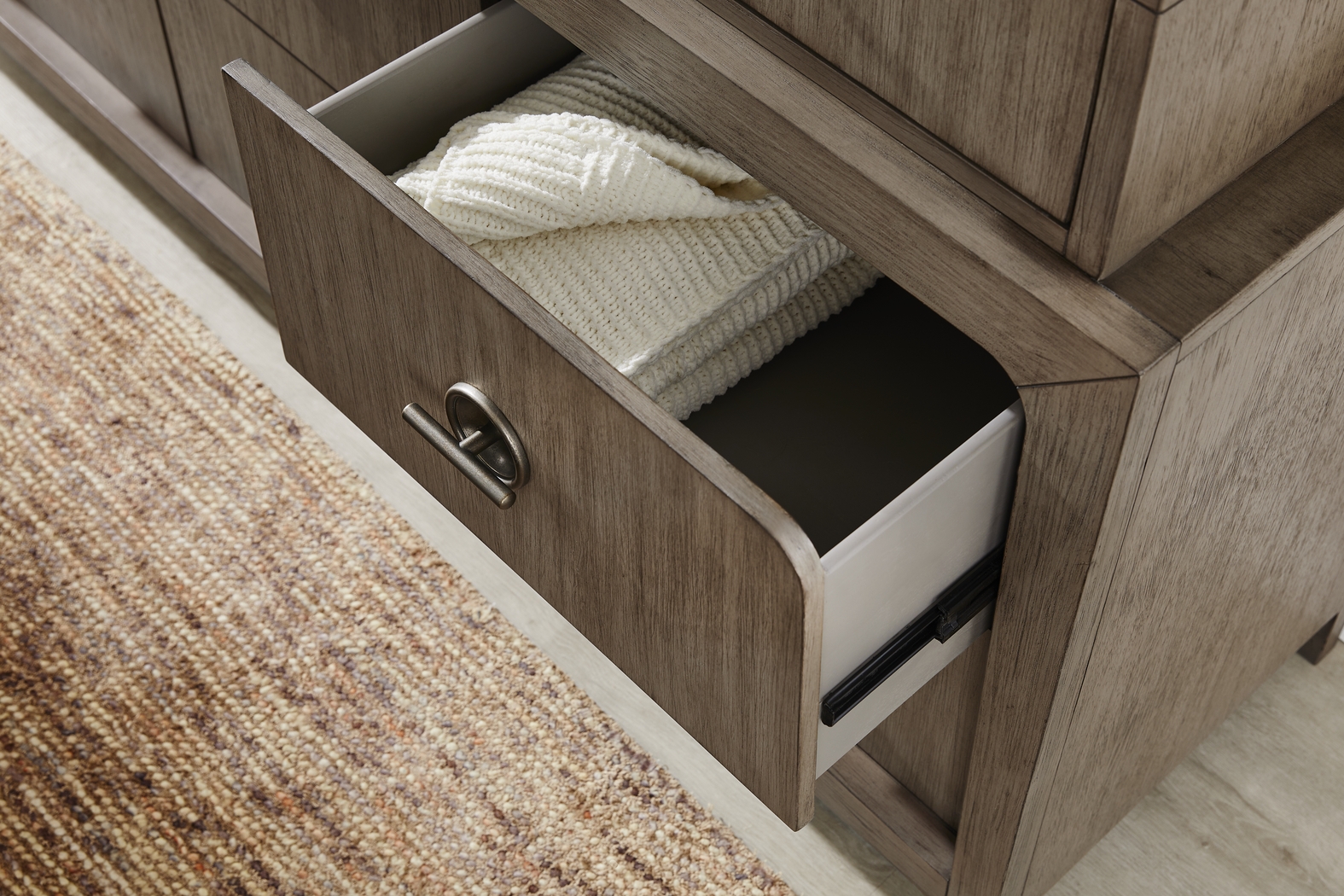 Jetty Beach Gray 7 Pc Queen Upholstered Bedroom - Thumbnail - Image 9