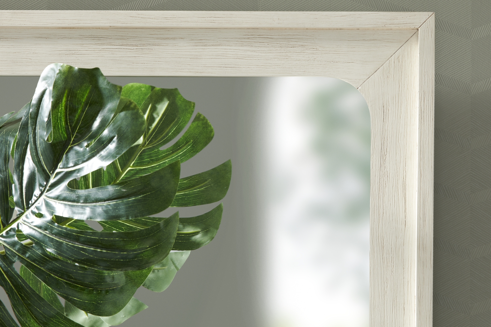 Jetty Beach White 7 Pc King Upholstered Bedroom - Thumbnail - Image 13