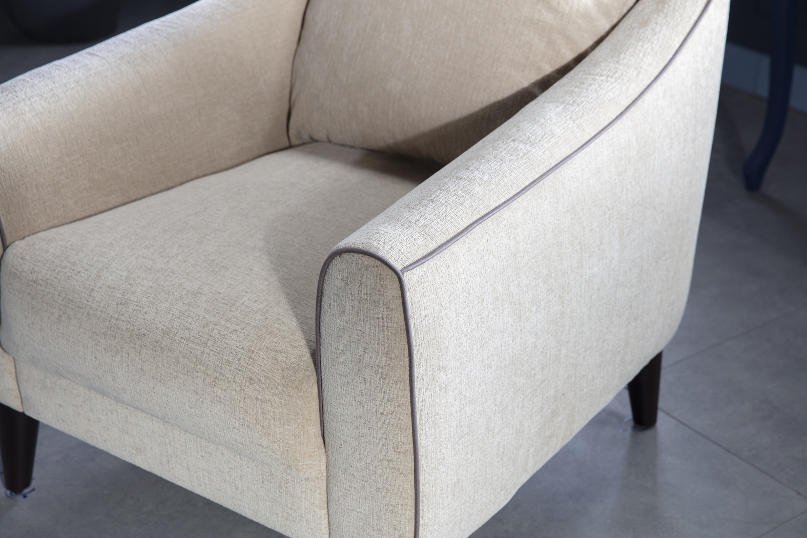 Johnstoun Beige Accent Chair - Thumbnail - Image 5