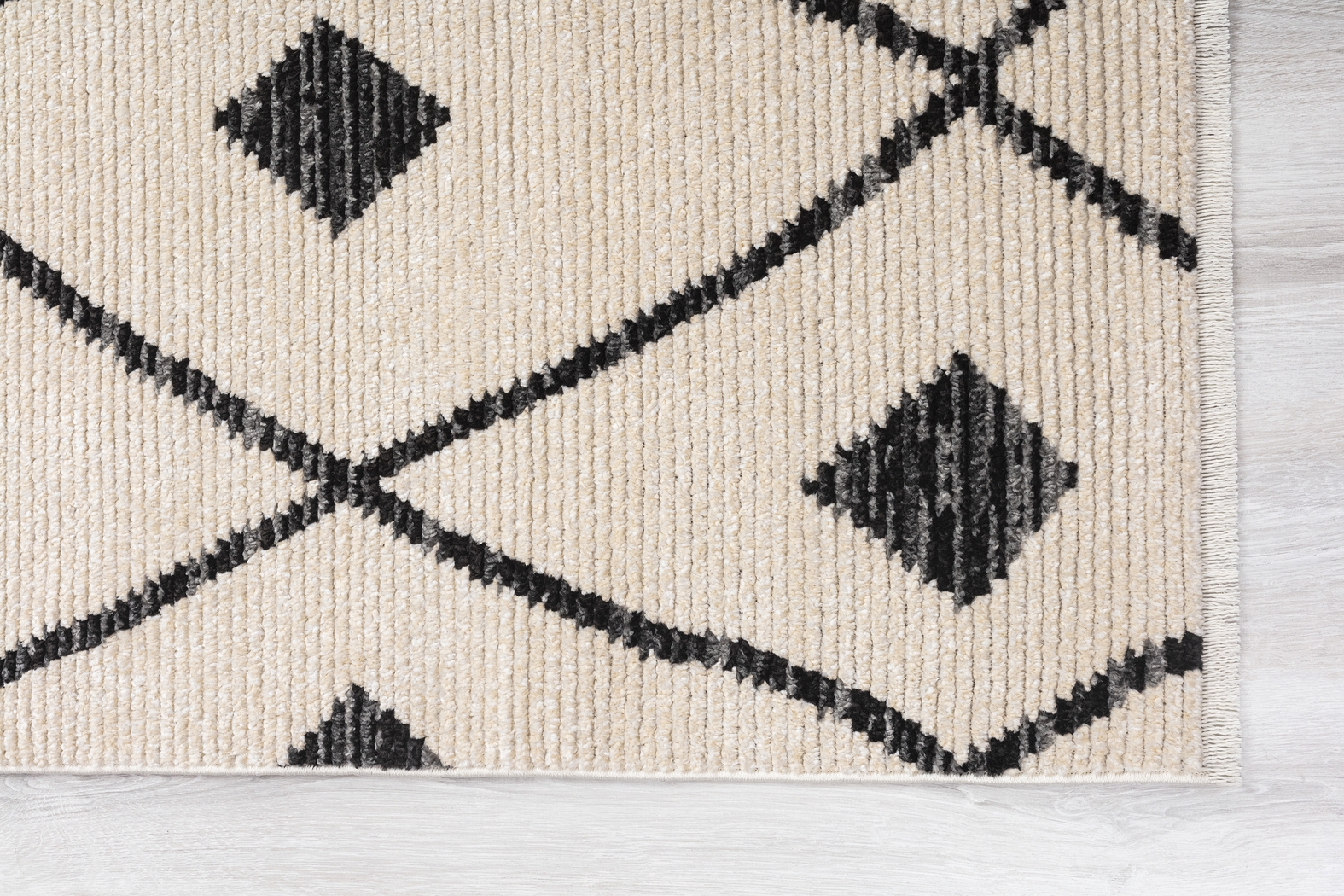 Jolcona Ivory 7'10 x 10'1 Rug - Thumbnail - Image 5