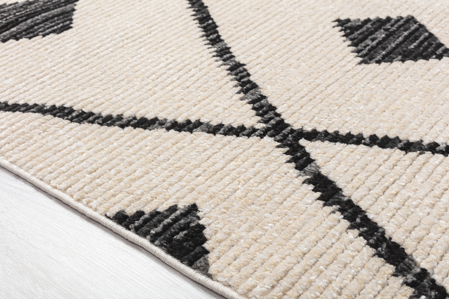 Jolcona Ivory 7'10 x 10'1 Rug - Thumbnail - Image 6