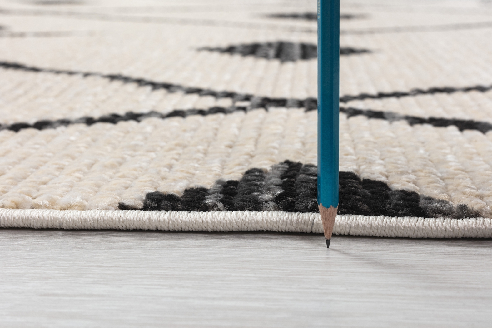 Jolcona Ivory 7'10 x 10'1 Rug - Thumbnail - Image 7