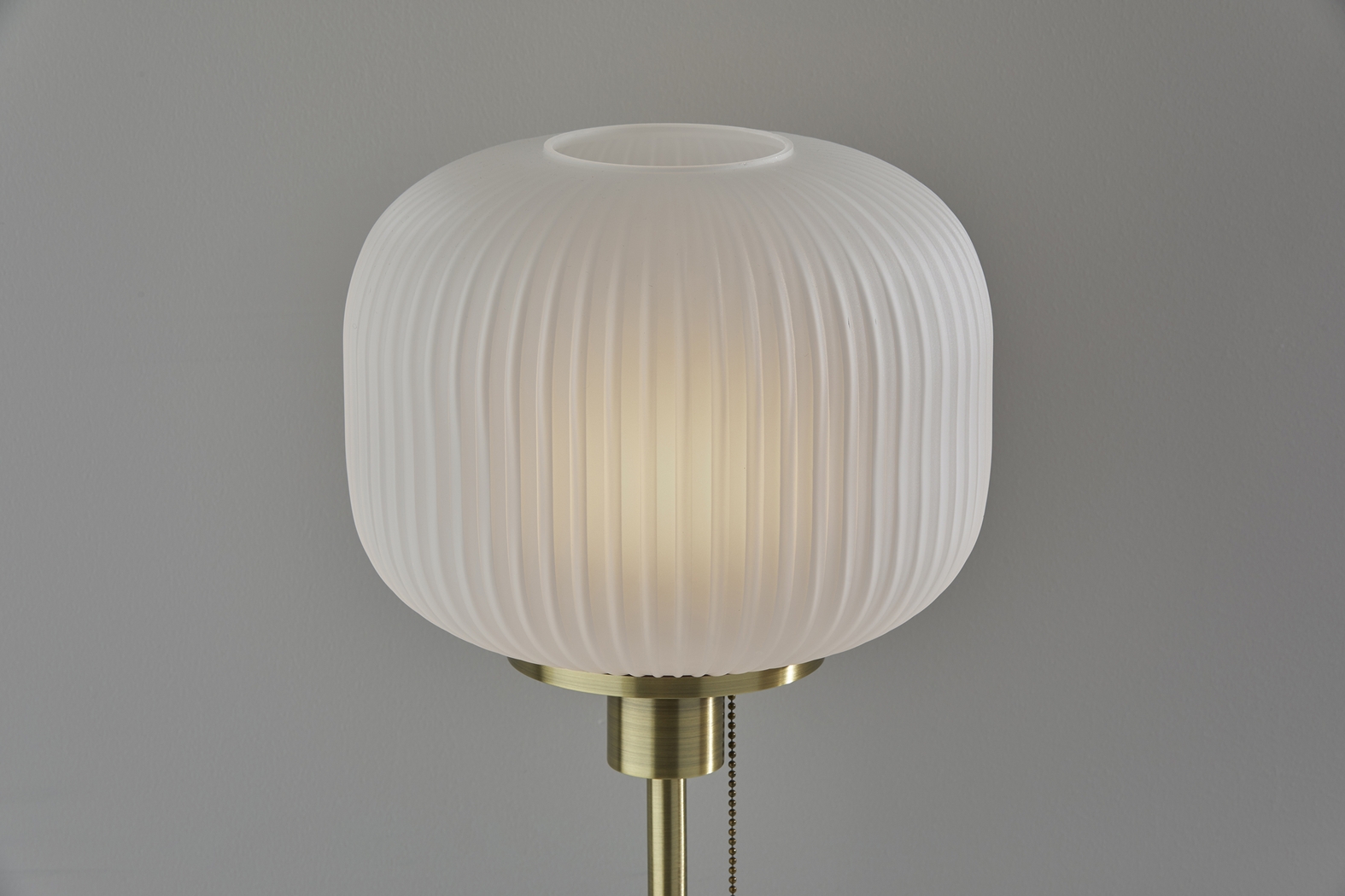 Julia Lane Brass Lamp - Thumbnail - Image 3