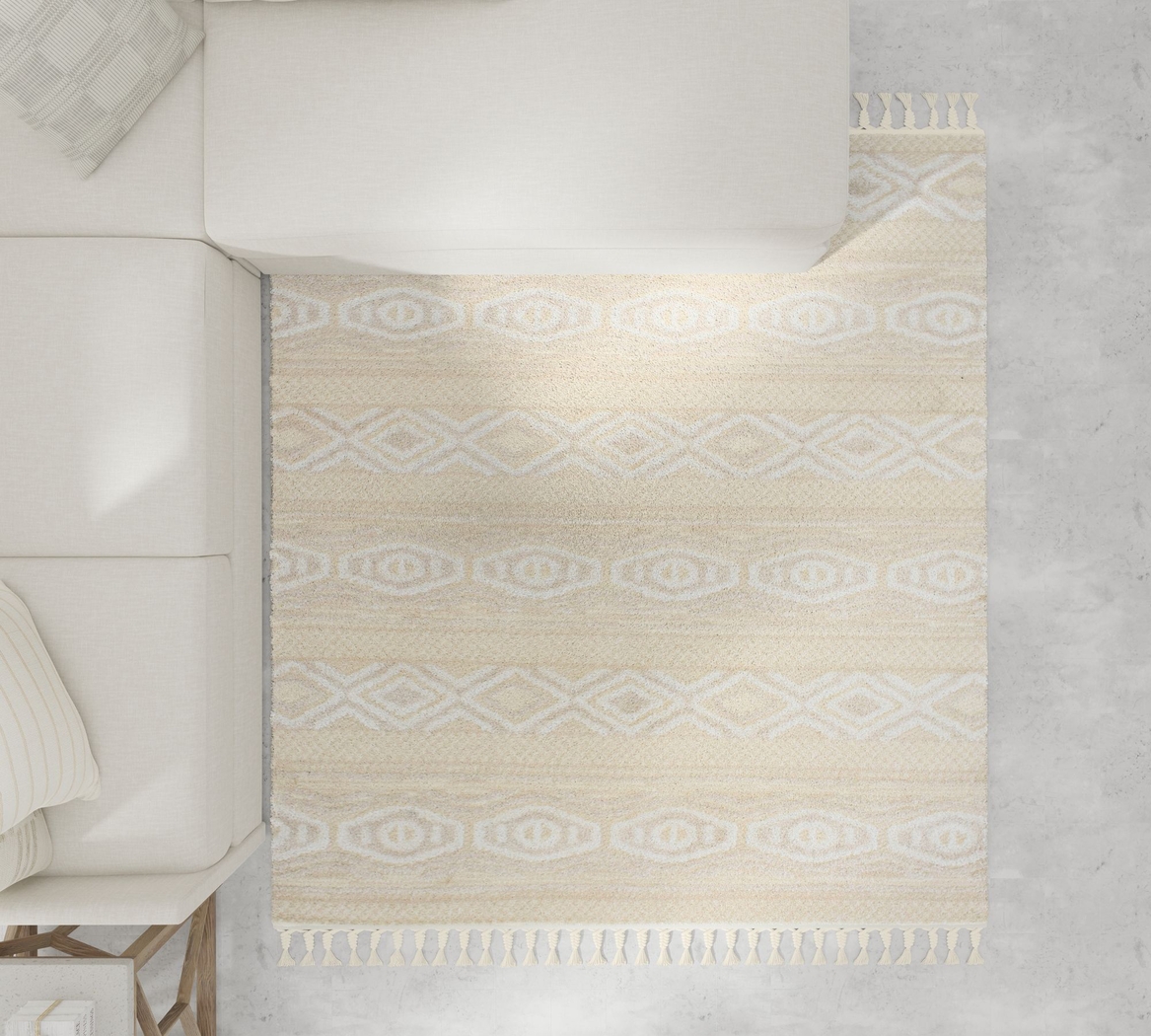 Jushou White/Tan 5' x 7' Rug - Thumbnail - Image 6