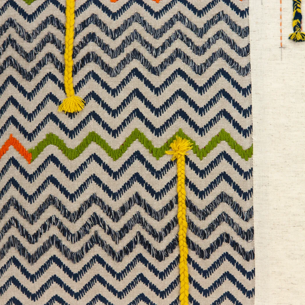 Kamilly Black Accent Pillow - Thumbnail - Image 5