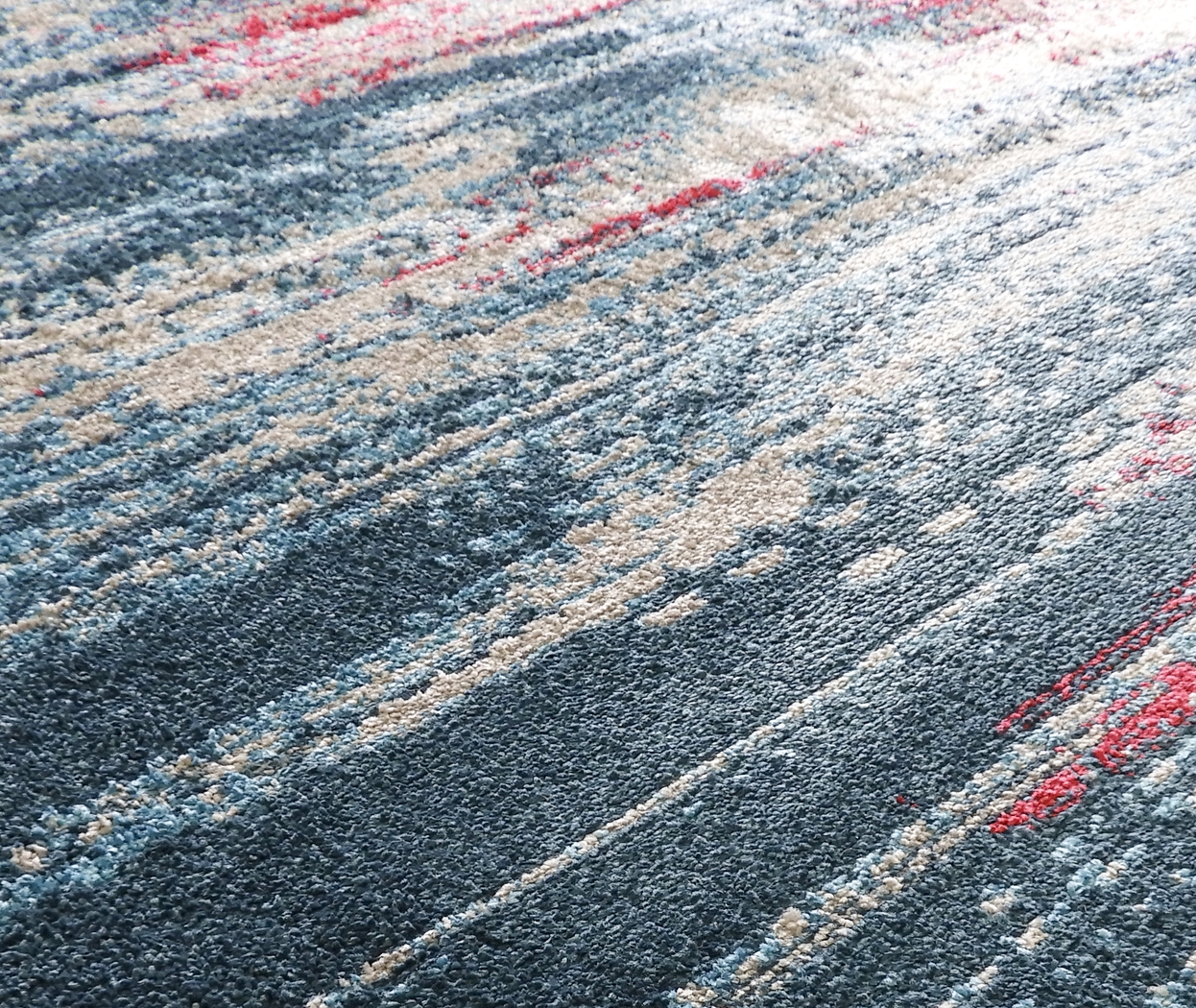 CosmoLiving By Cosmopolitan Karine Ivory 5' x 7' Rug - Thumbnail - Image 2