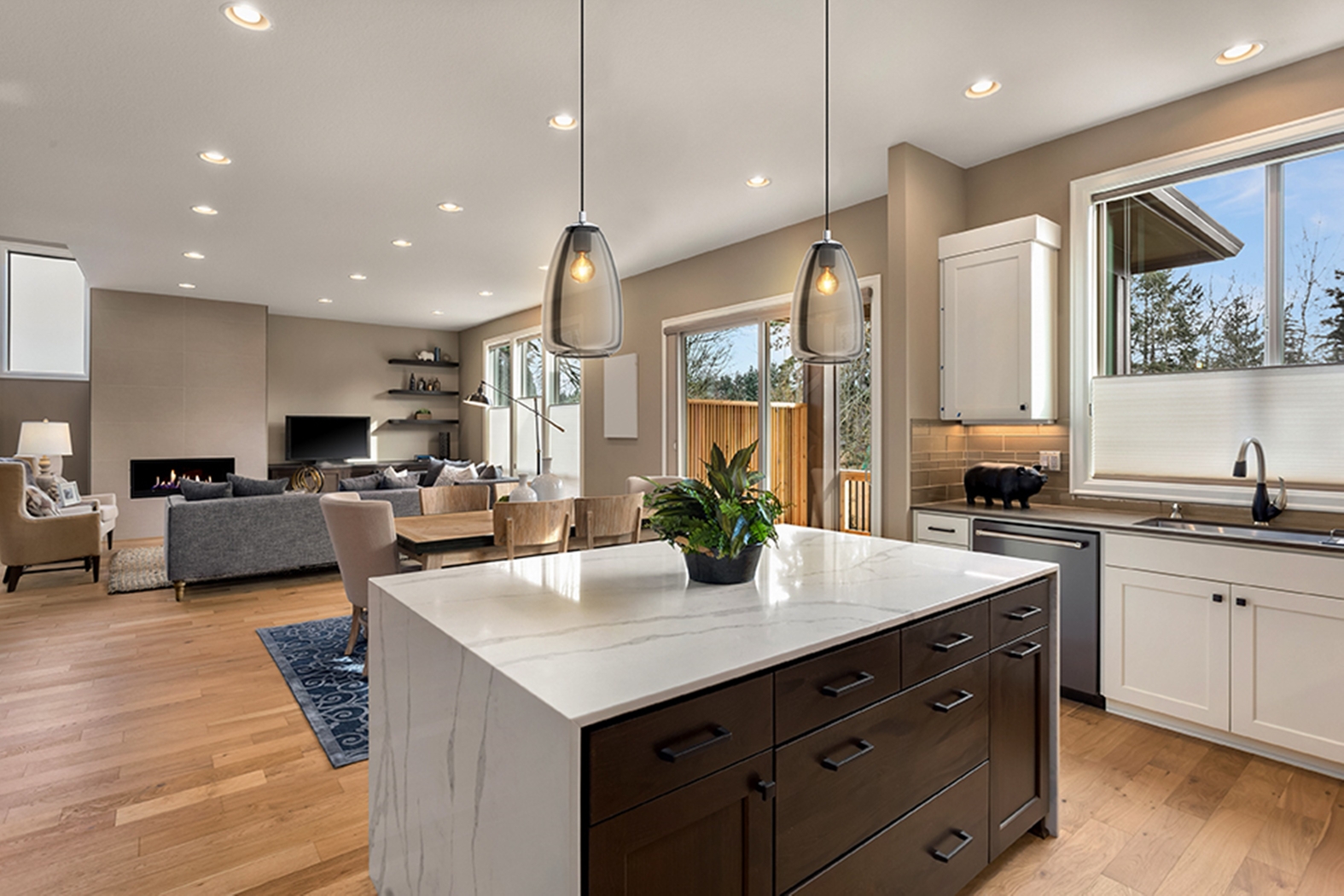 Kayenta Lane Black Pendant - Thumbnail - Image 2