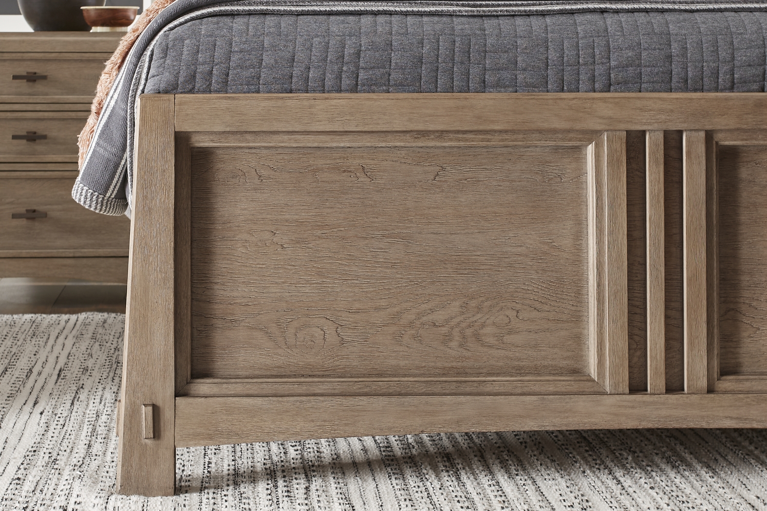 Keaton Taupe 3 Pc Queen Panel Bed - Thumbnail - Image 3