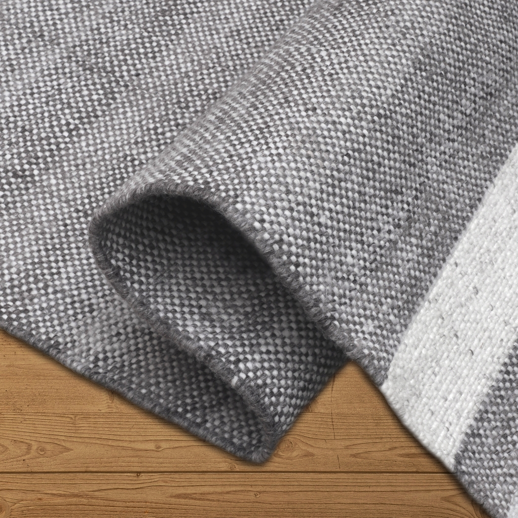 Kebba Gray 5' x 7'9 Indoor/Outdoor Rug - Thumbnail - Image 4