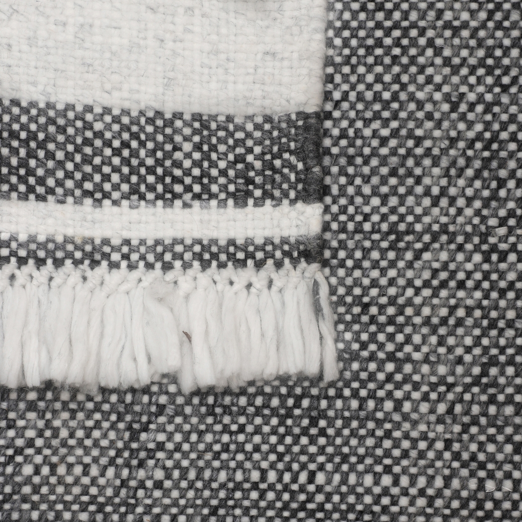 Kebba Steel Gray 5' x 7'9 Indoor/Outdoor Rug - Thumbnail - Image 3