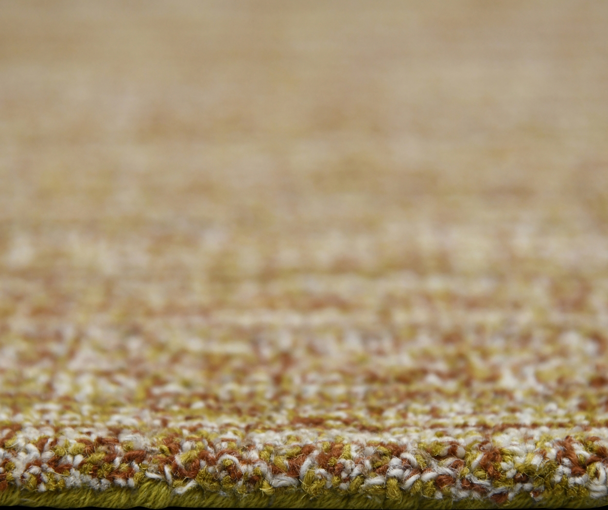 Keepair Rust 7'6 x 9'6 Rug - Thumbnail - Image 3