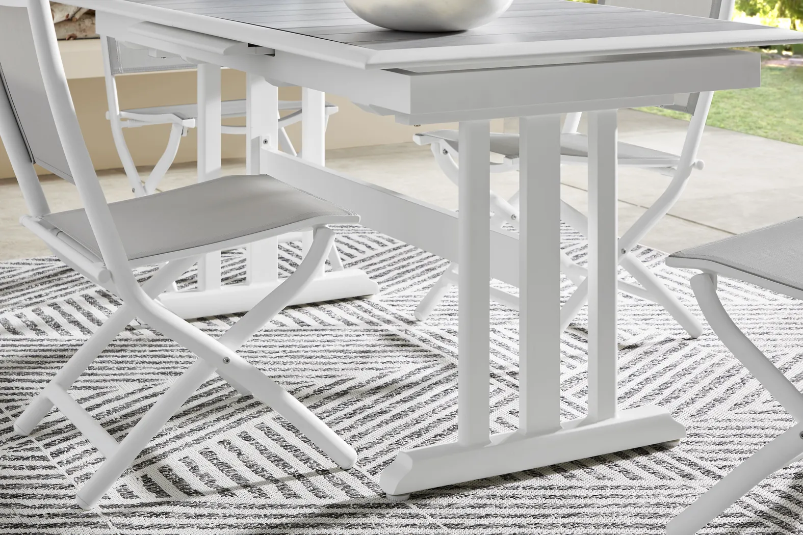 Kellen White 7 Pc Outdoor Extension Dining Set with Folding Chairs - Thumbnail - Image 4