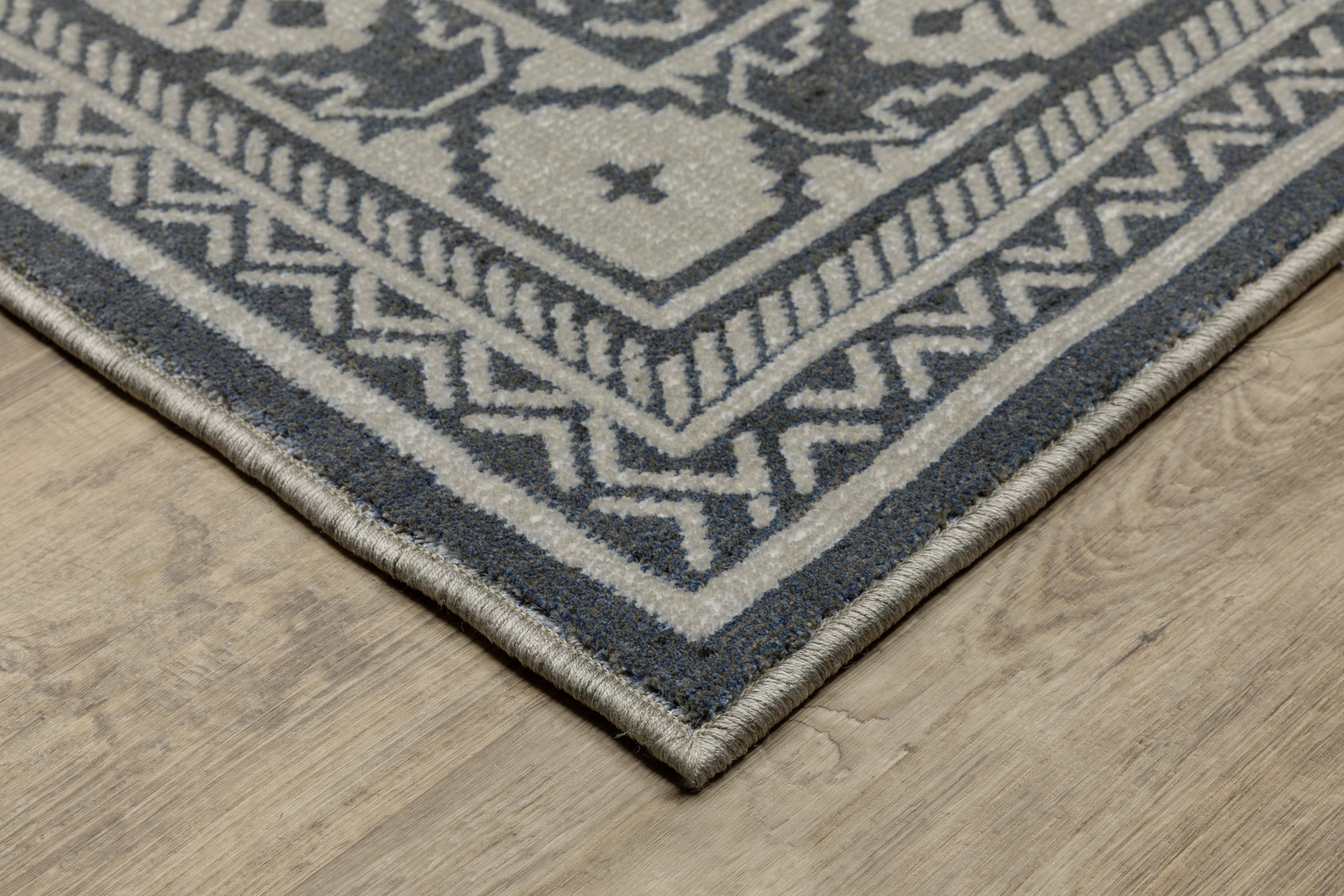 Kemat Navy 5'3 x 7'6 Rug - Thumbnail - Image 2