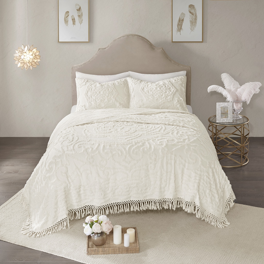 Kerlee White 3 Pc Full/Queen Coverlet Set - Thumbnail - Image 2
