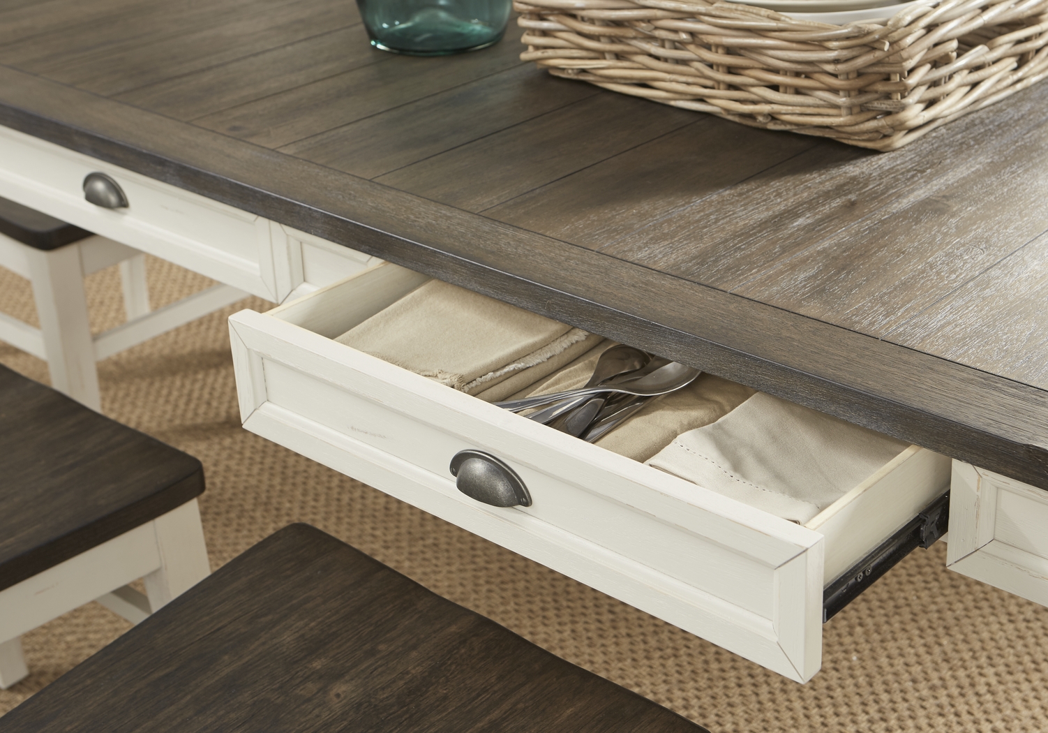 Keston White Rectangle Dining Table - Thumbnail - Image 2