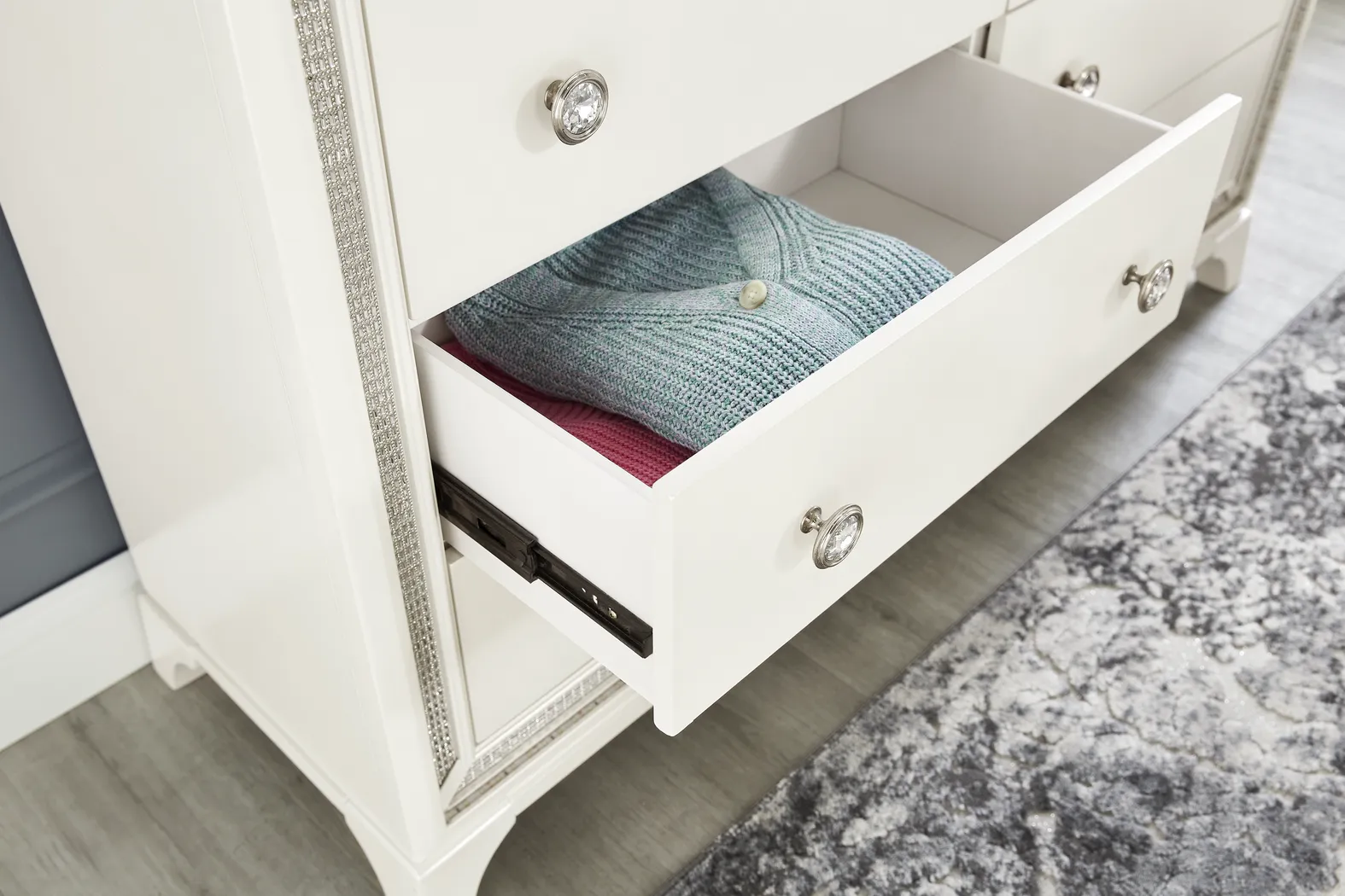 Kids Alyssa White Dresser - Thumbnail - Image 4