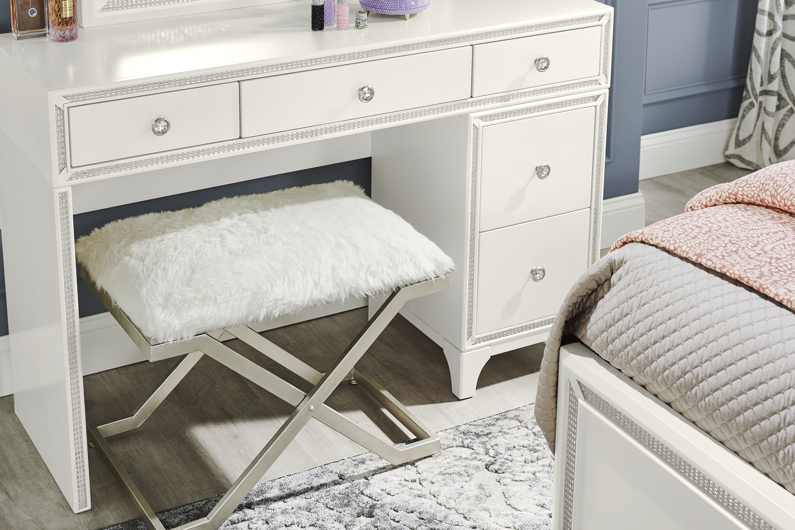Kids Alyssa White Single Pedestal Desk - Thumbnail - Image 4