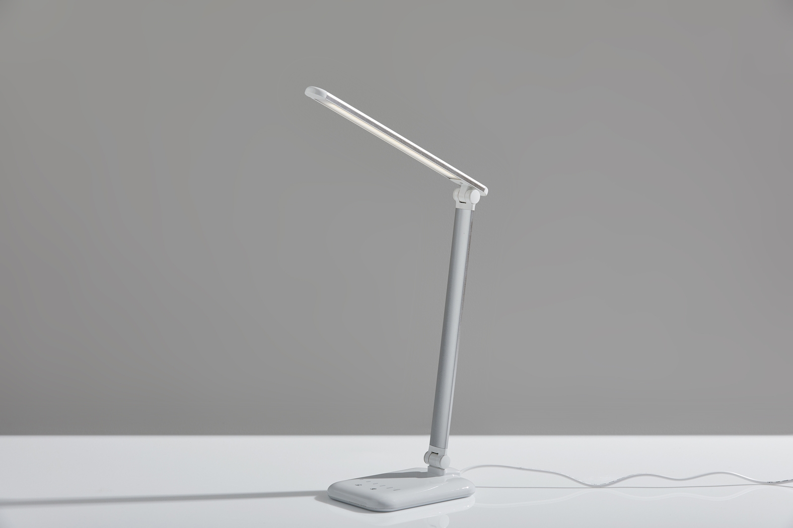 Kids Beadle White Table Lamp - Thumbnail - Image 2