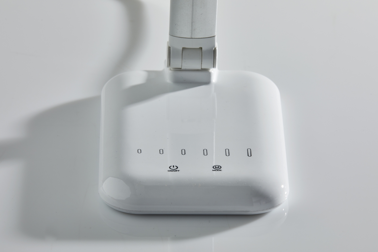 Kids Beadle White Table Lamp - Thumbnail - Image 5