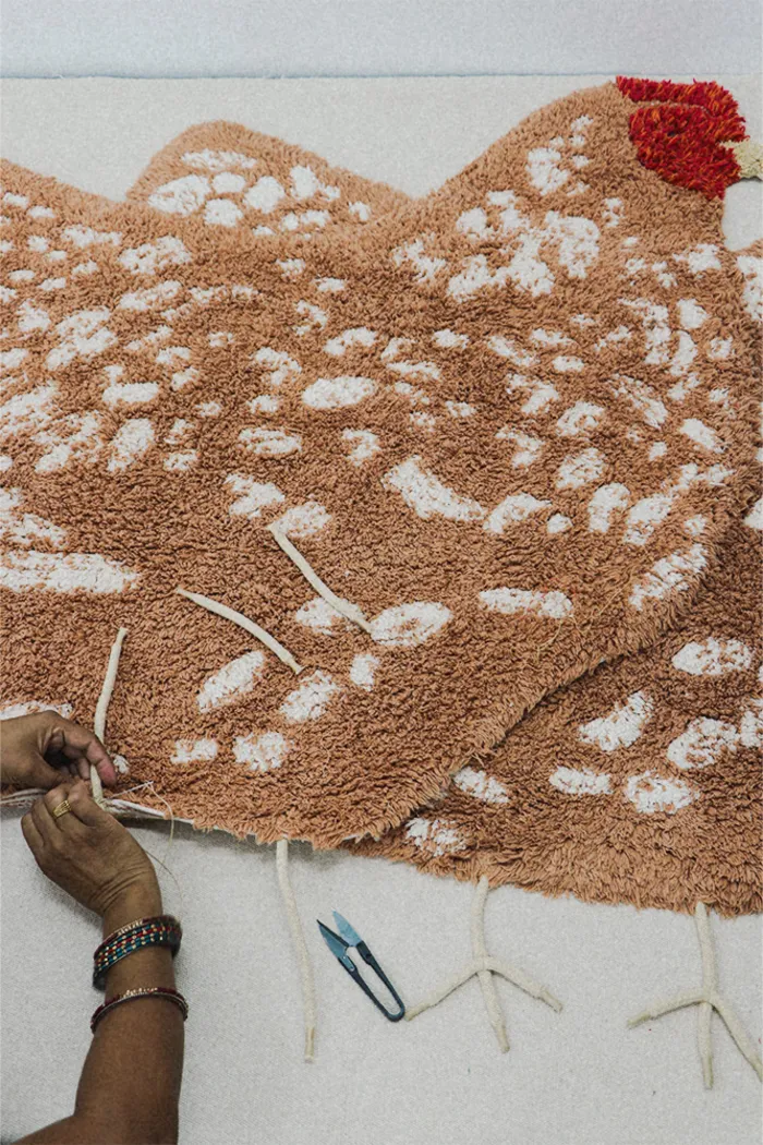 Kids Brown 3'3 x 3'7 Chicken Rug - Thumbnail - Image 4