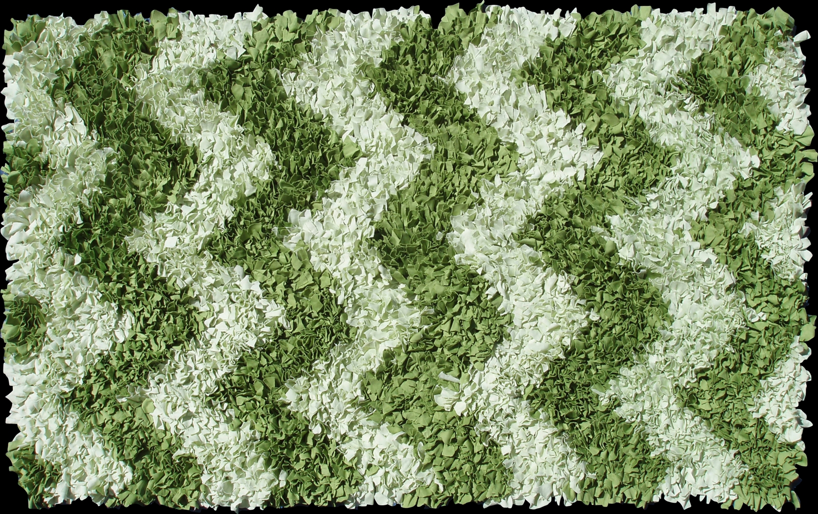 Kids Chevy Fluff Green 2'7 x 4'7 Rug - Thumbnail - Image 1
