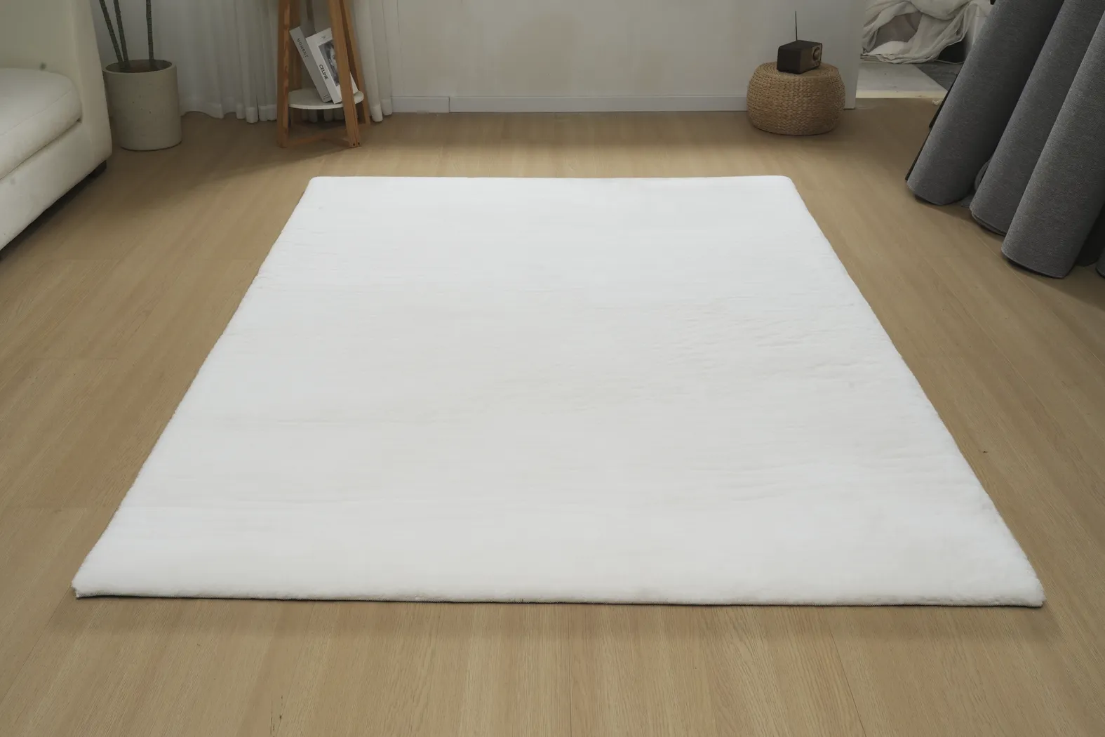 Kids Cozy Fur White 5' x 7' Memory Foam Rug - Image 5