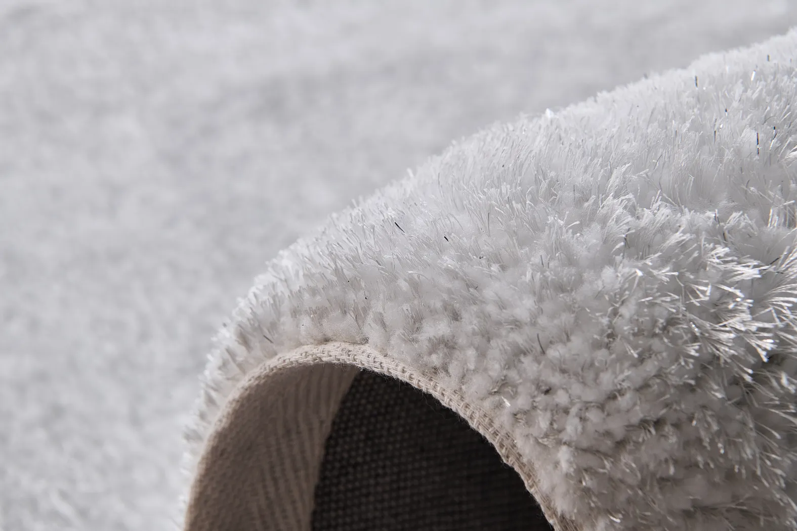 Kids Fur Love White 5' Heart Shaped Rug - Thumbnail - Image 4