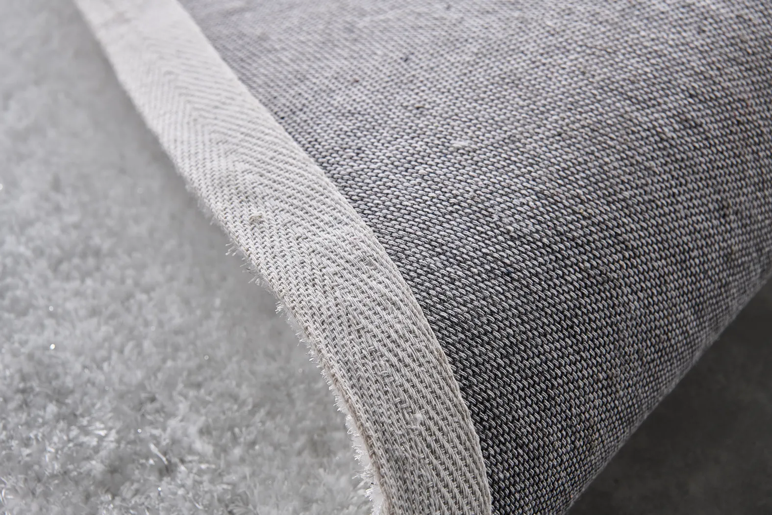 Kids Fur Love White 5' Heart Shaped Rug - Thumbnail - Image 5