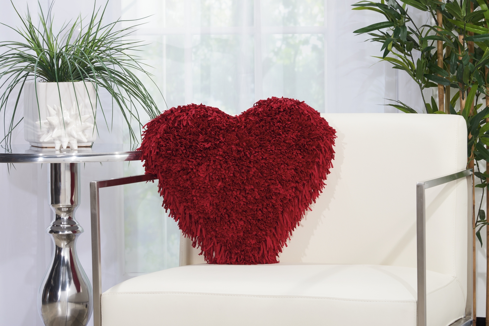 Kids Fuzzy Heart Red Accent Pillow - Thumbnail - Image 3