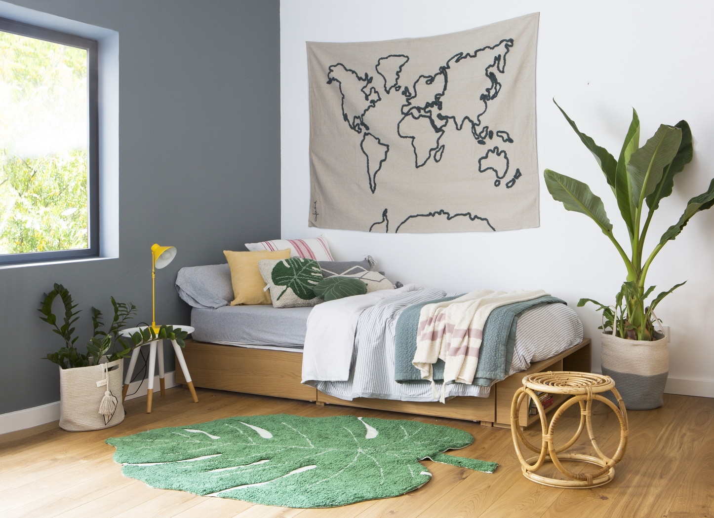 Kids Green 4' x 5'3 Monstera Leaf Machine Washable Rug - Thumbnail - Image 4