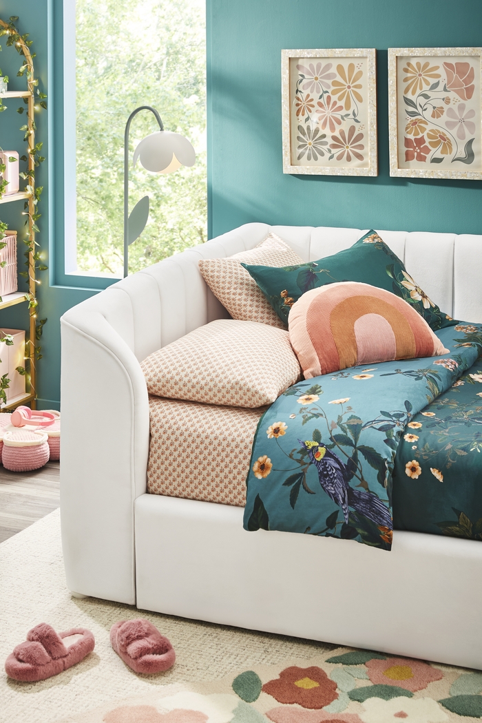 Kids Gwyneth White Twin Upholstered Storage Daybed - Thumbnail - Image 3